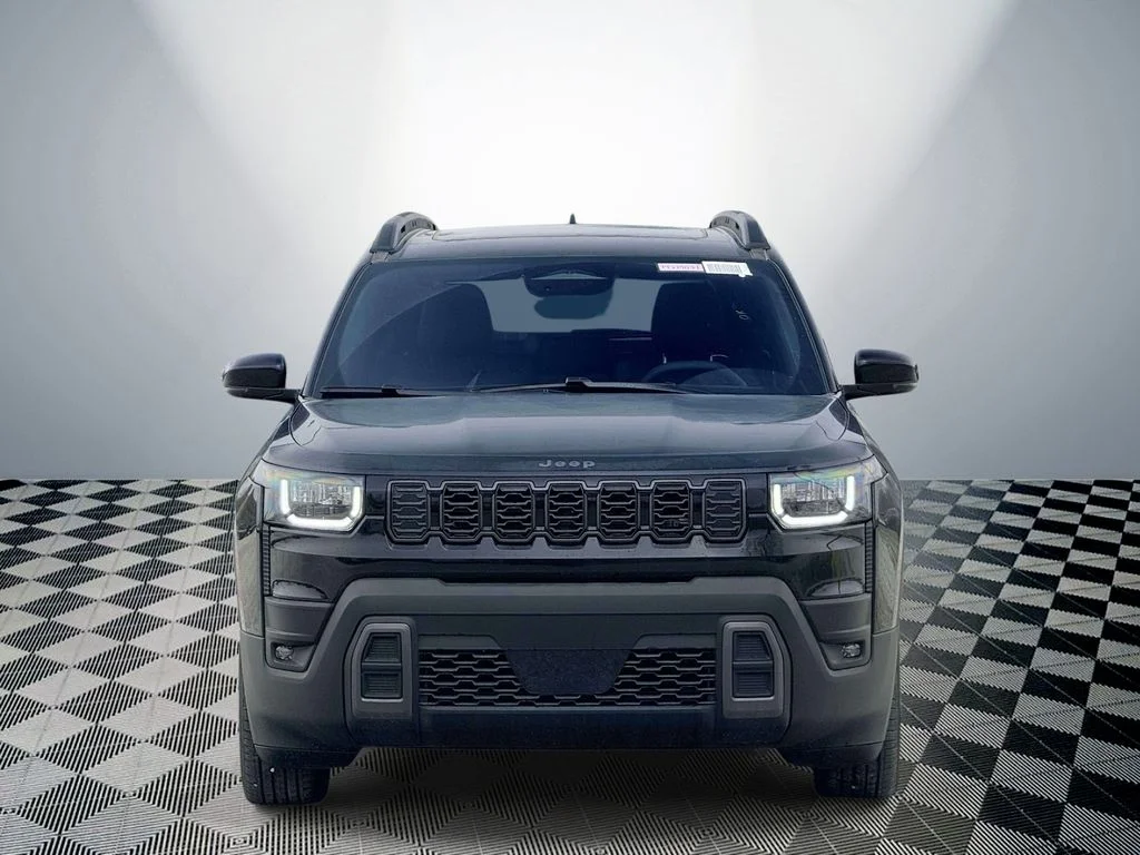 New 2026 Diamond Black Crystal Pearlcoat Jeep Limited image 2