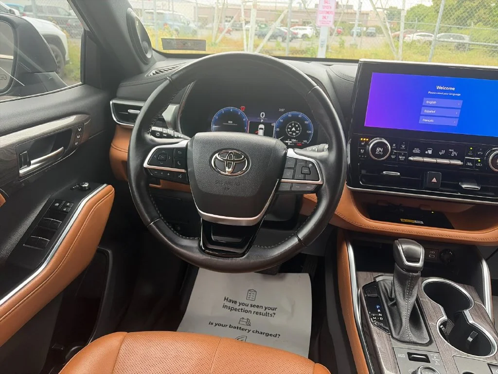Used 2023 Black Toyota Platinum image 17