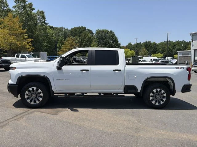 Used 2024 White Chevrolet Custom 5th Wheel image 10