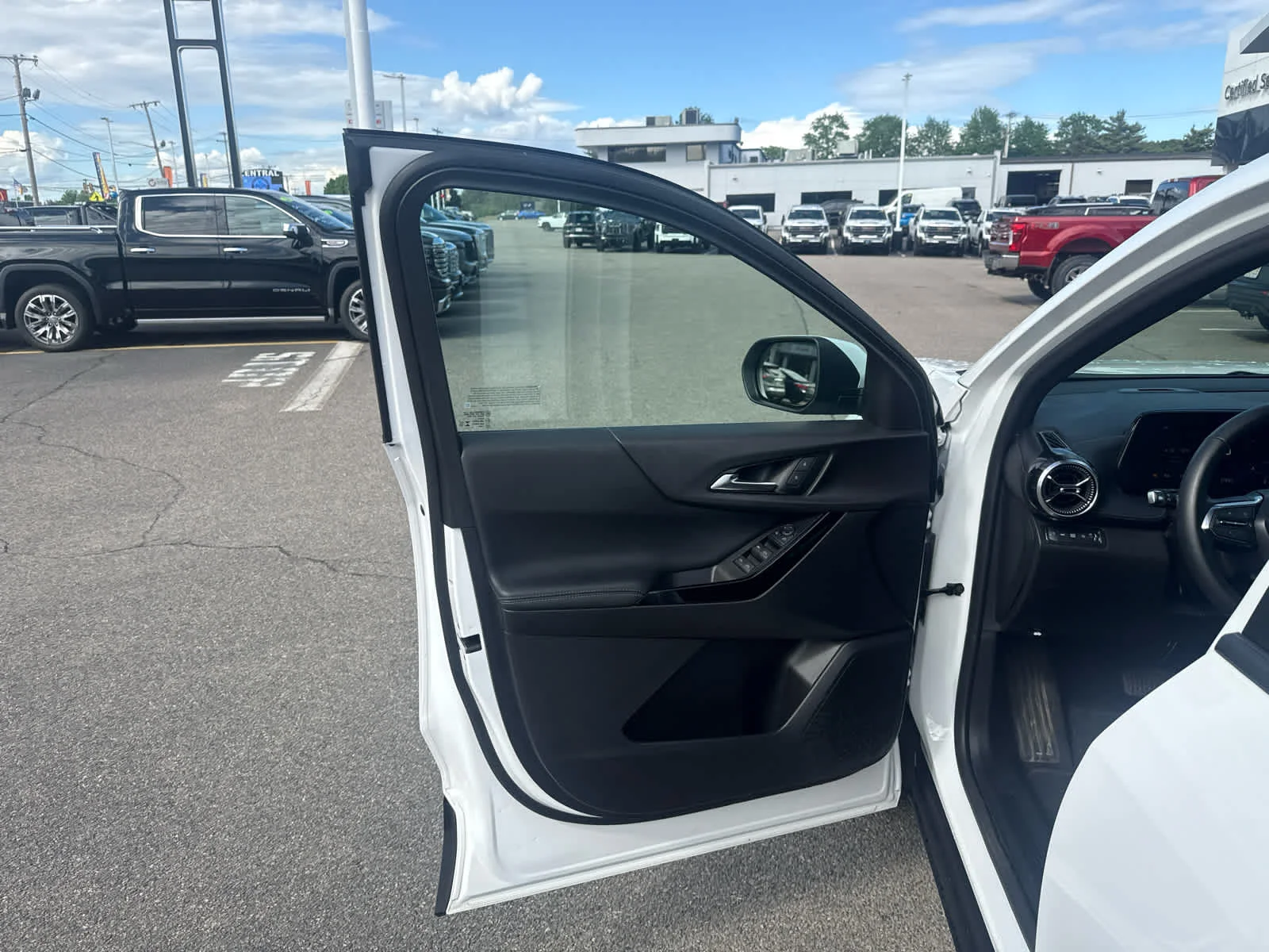 Used 2025 Summit White Chevrolet AWD LT image 12