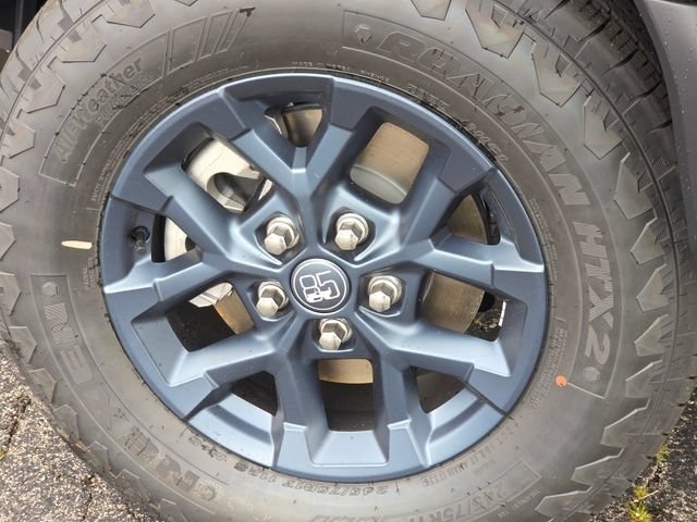 New 2026 Granite Crystal Metallic Clear-Coat Exterior Paint Jeep 85th Anniversary Edition image 19