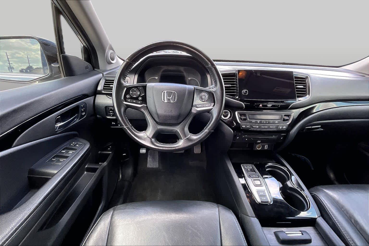 Used 2022 Sonic Gray Pearl Honda Touring 7-Passenger image 6