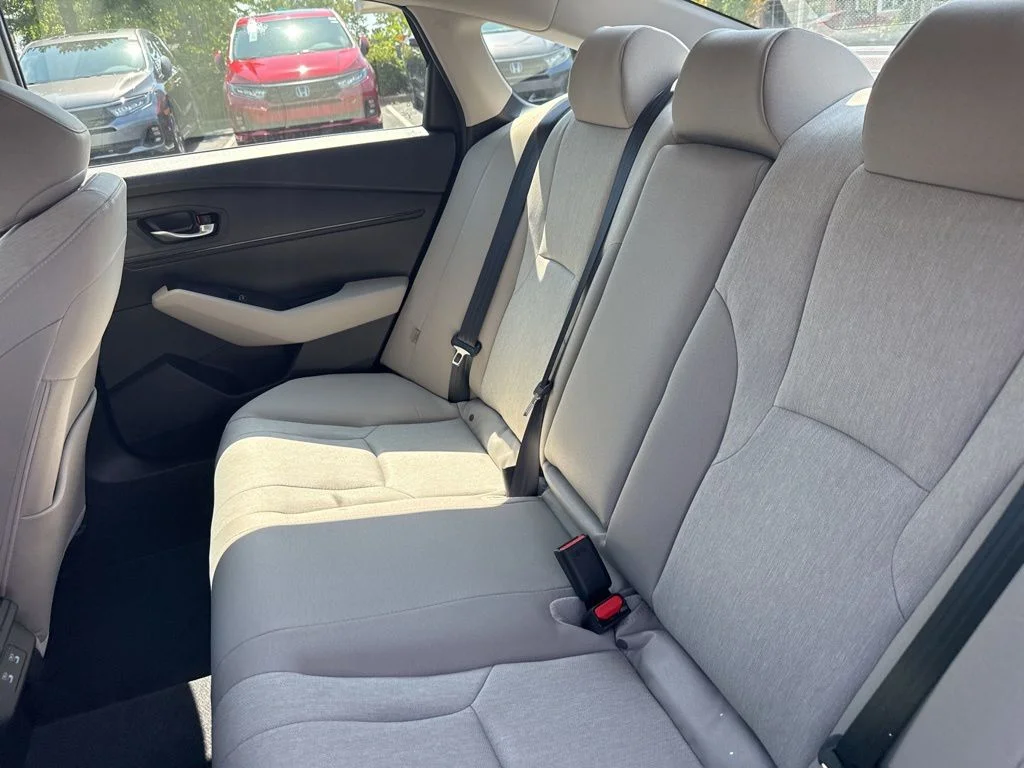 New 2026 Platinum White Pearl Honda LX image 12