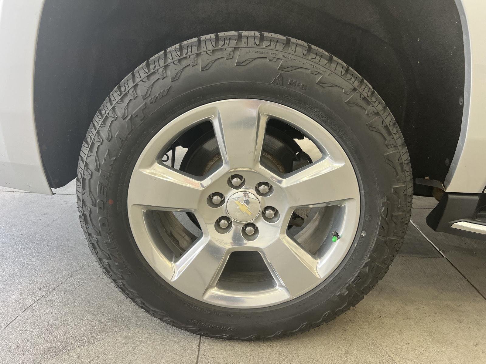 Used 2020 Silver Ice Metallic Chevrolet Premier image 9