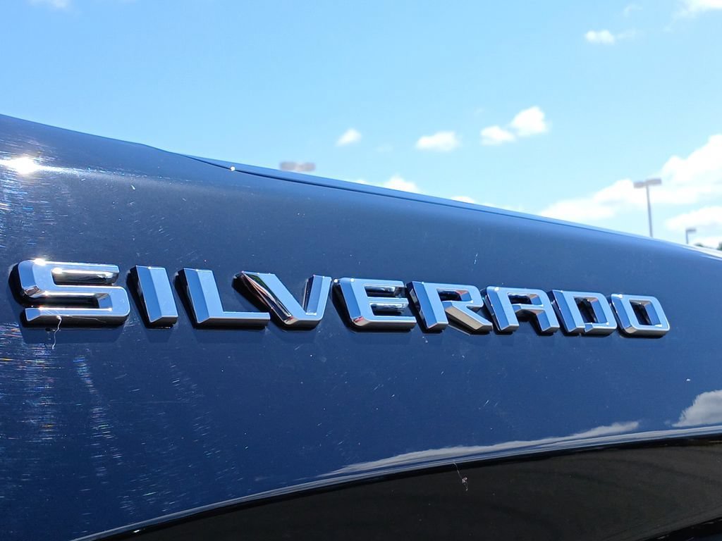 Used 2022 Black Chevrolet LT image 33