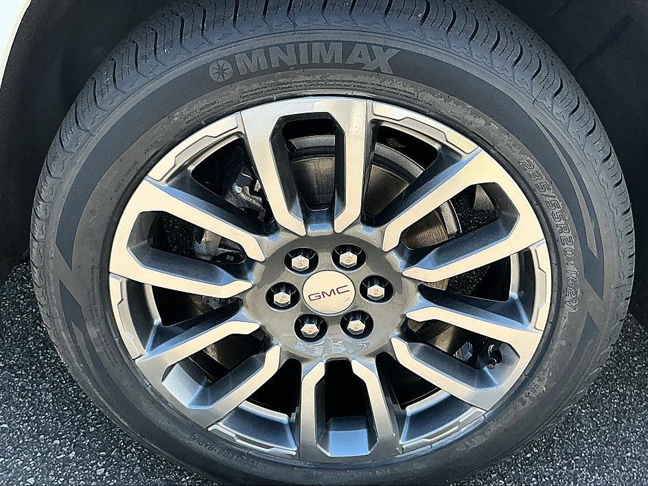 Used 2021 Summit White GMC Denali image 7