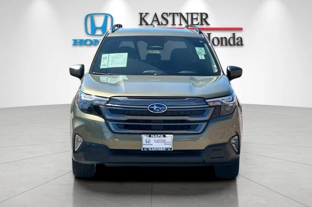 Used 2025 Green Metallic Subaru Premium image 11