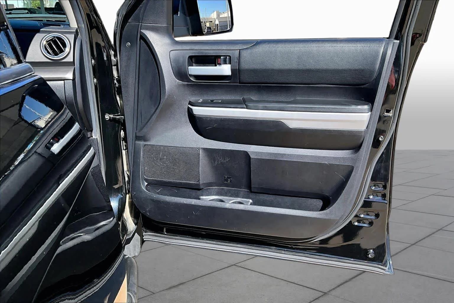 Used 2021 Midnight Black Metallic Toyota SR5 image 25