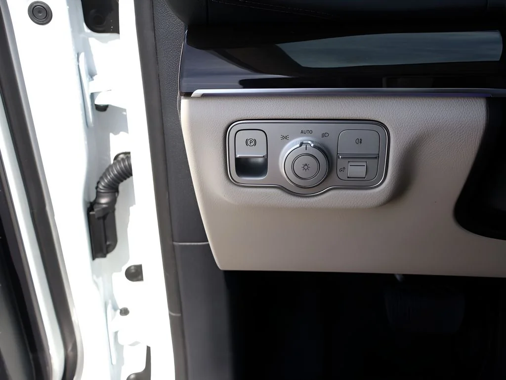 New 2026 Polar White Mercedes-Benz GLS 450 image 38