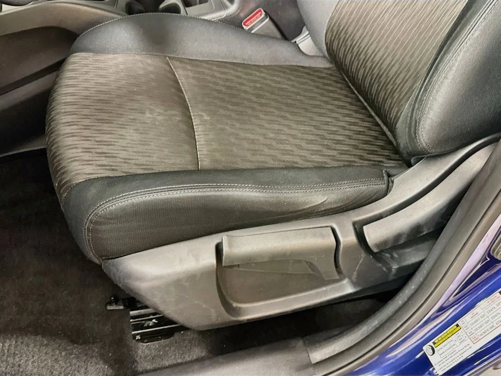 Used 2018 Blue Nissan S image 23