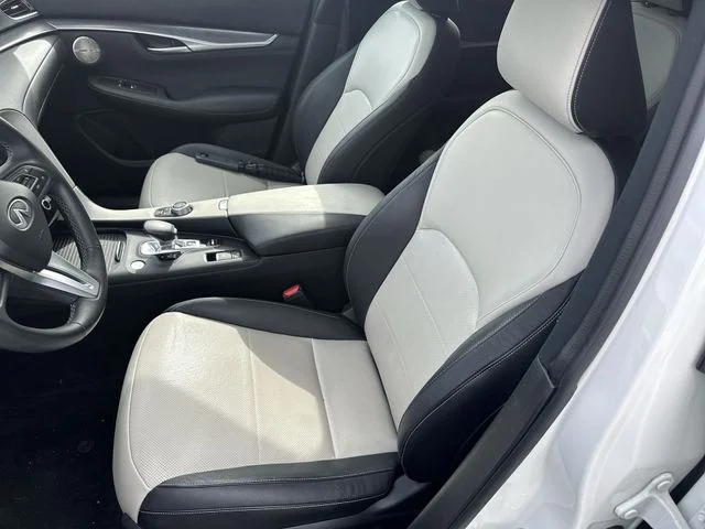 Used 2022 White INFINITI ESSENTIAL image 15