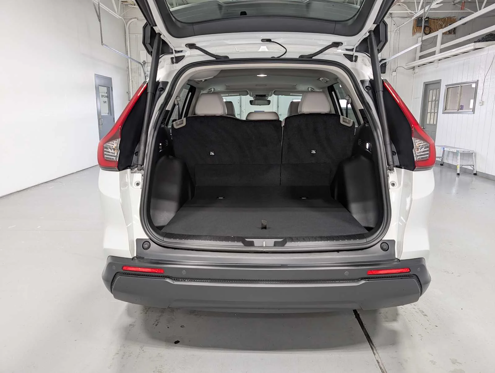 Used 2024 Platinum White Pearl Honda EX-L image 38