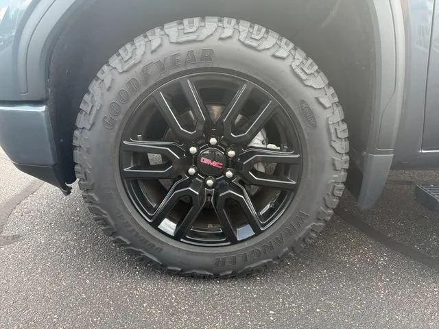 Used 2021 DARK SKY METALLIC GMC Elevation image 32