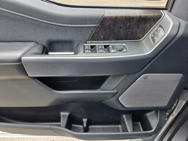 Used 2021 Silver Ford Lariat image 28