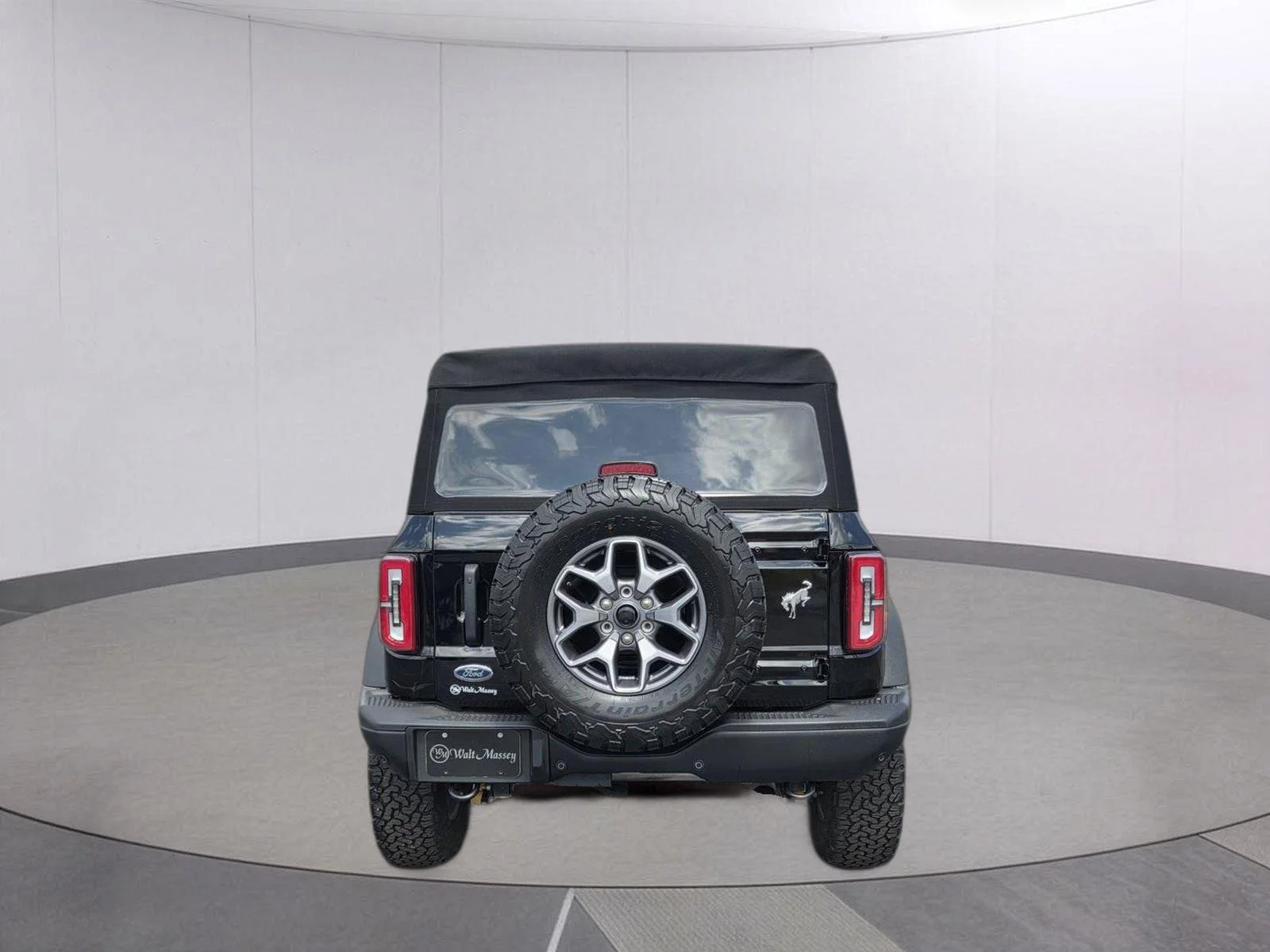 Used 2025 Shadow Black Ford Badlands image 4