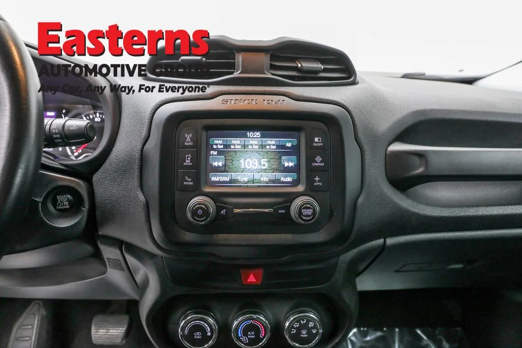 Used 2017 White Jeep Latitude image 12
