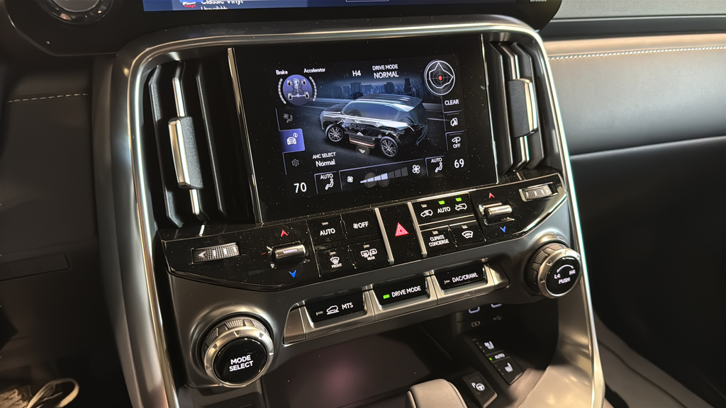2026 Lexus LX 700h Luxury - Photo 22