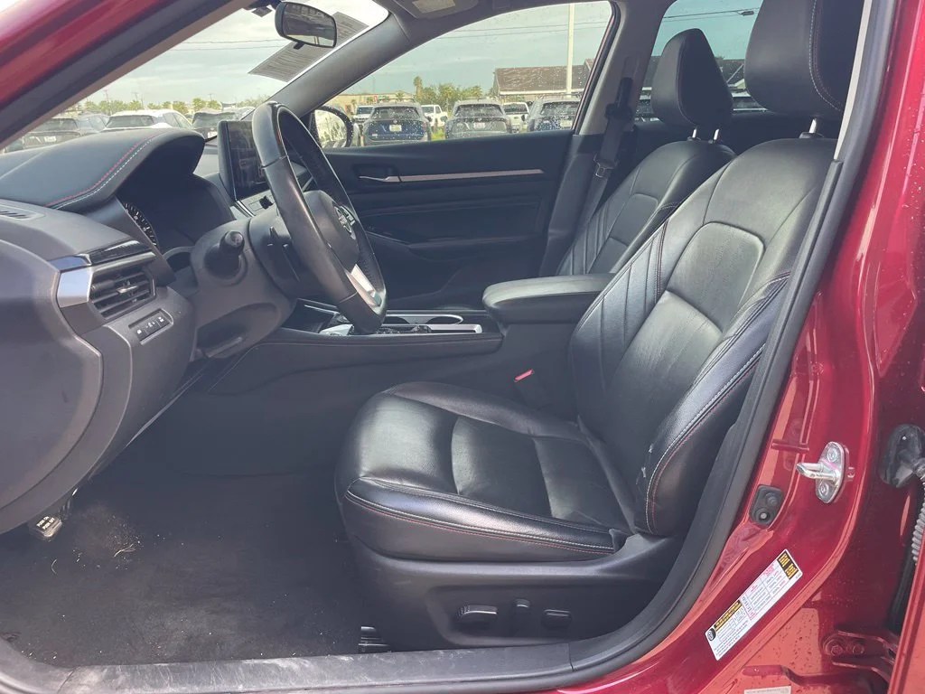 Used 2023 Red Nissan 2.5 SR image 13