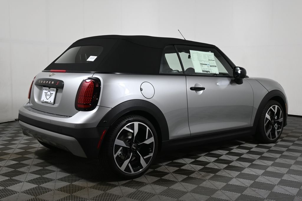 New 2026 Silver MINI Signature Plus image 8