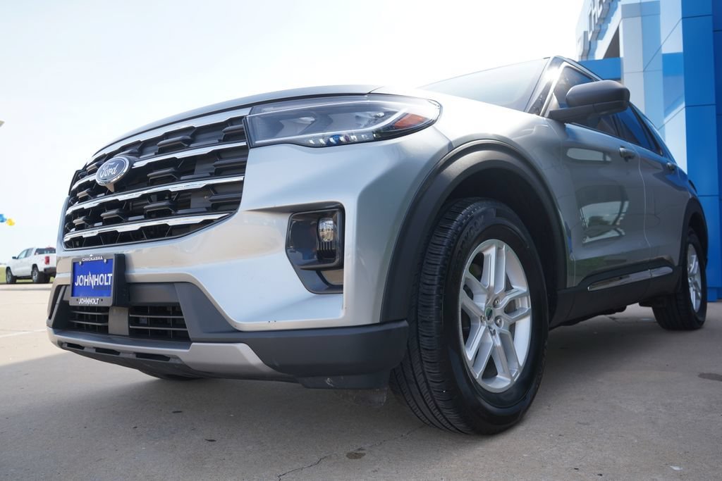 Used 2025  Ford Active image 4