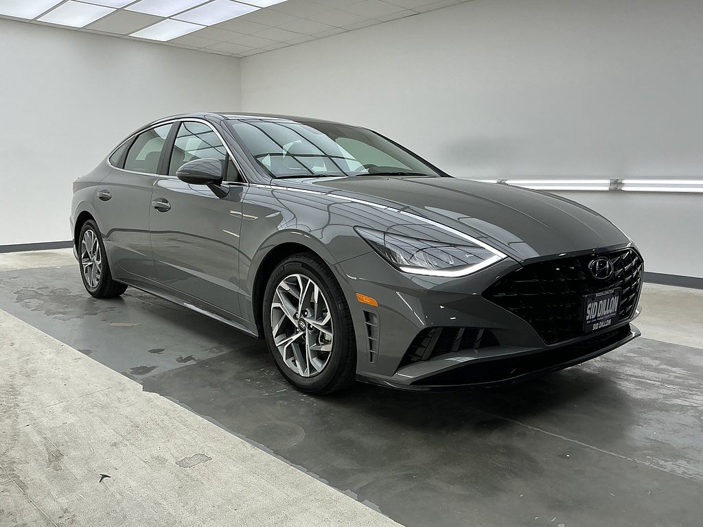 Used 2023 Hampton Gray Metallic Hyundai SEL image 3