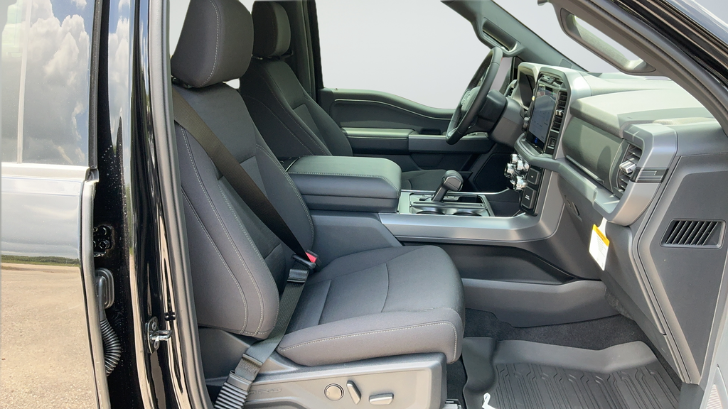 New 2026 Agate Black Metallic Ford XLT image 15