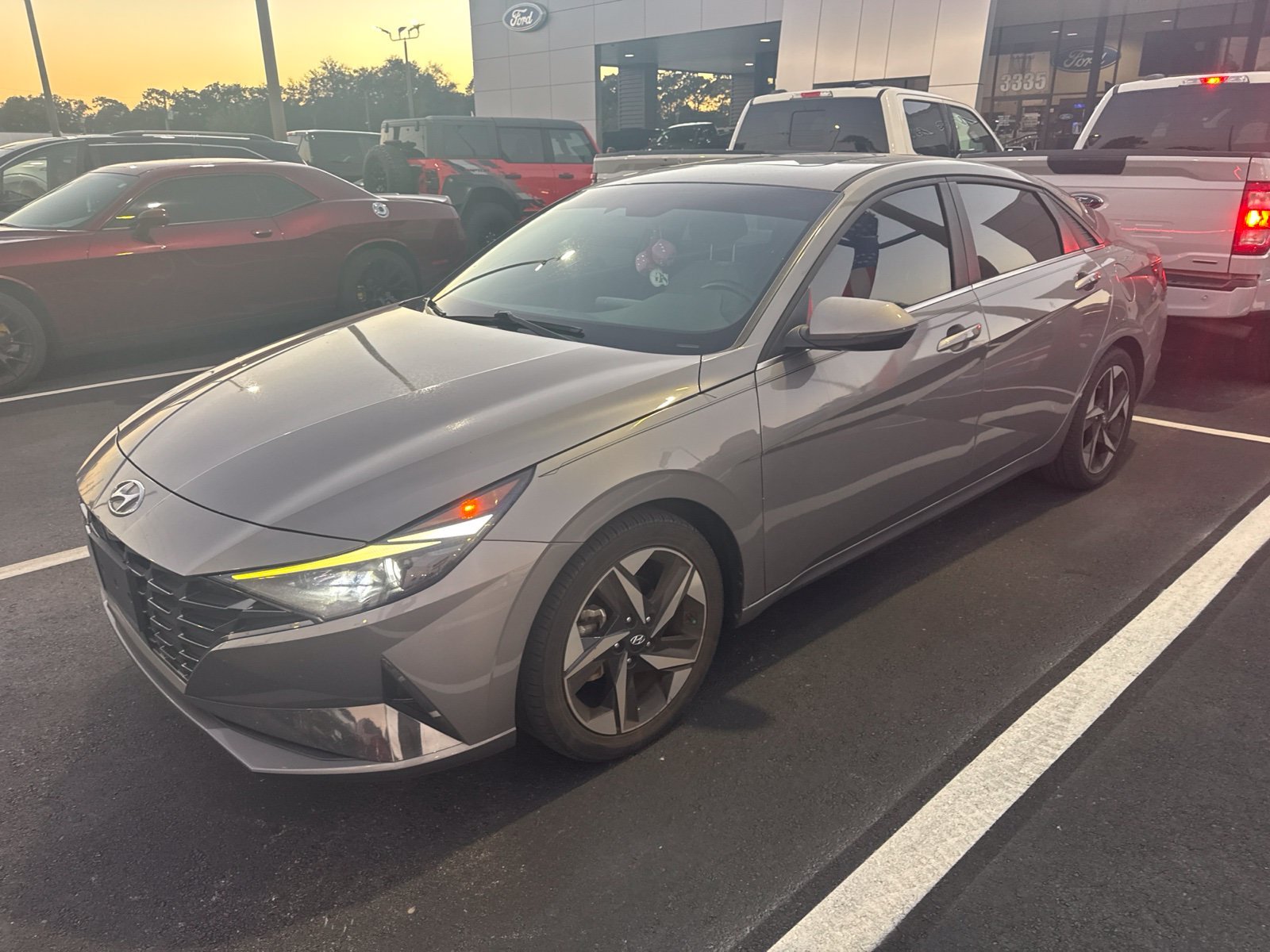 Used 2022 Gray Hyundai Limited image 3