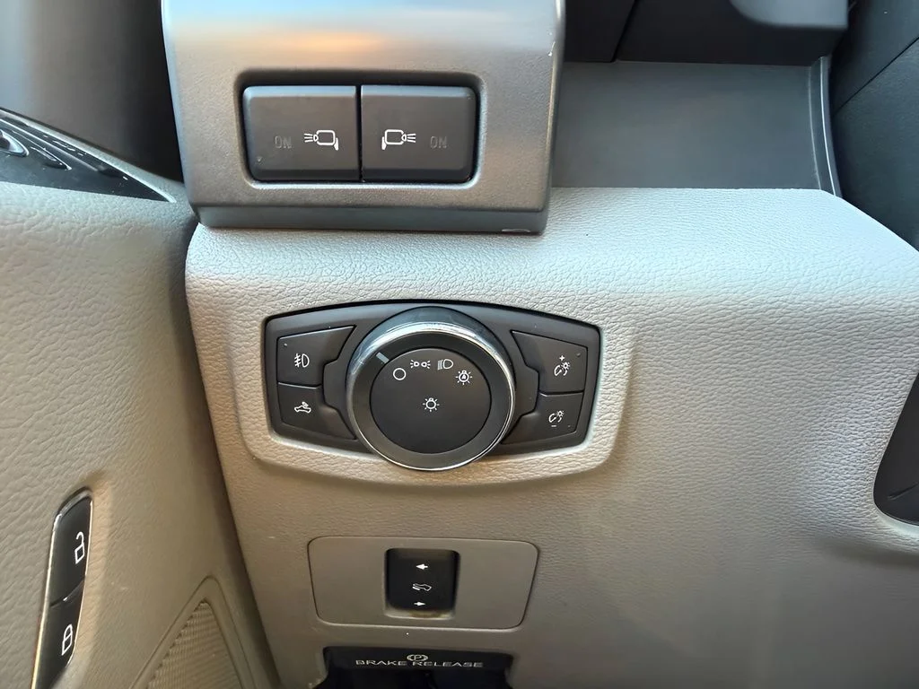 Used 2021 Gray Ford XLT image 32
