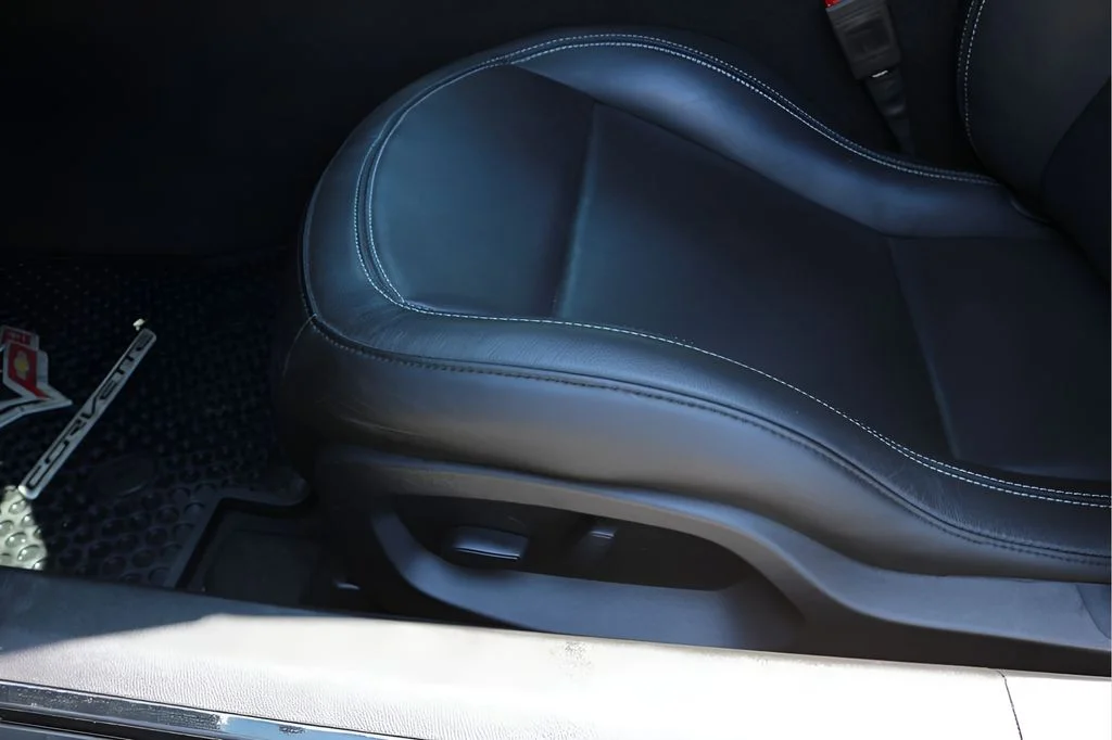 Used 2019 Black Chevrolet Stingray image 13