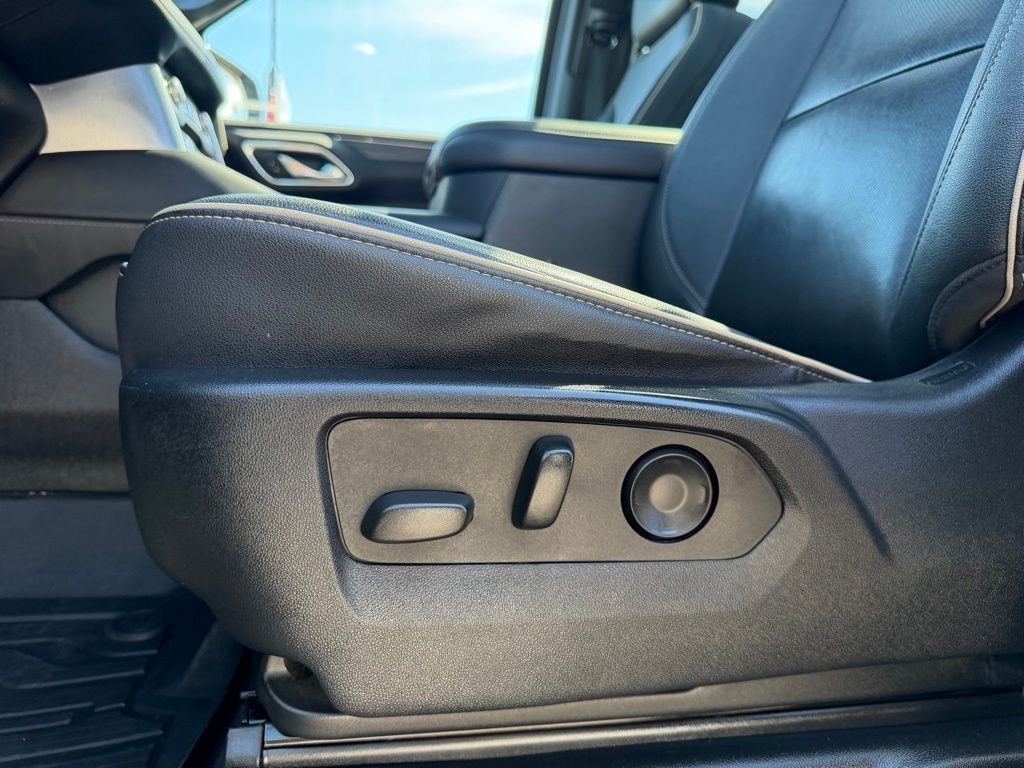 Used 2023  GMC SLT image 36