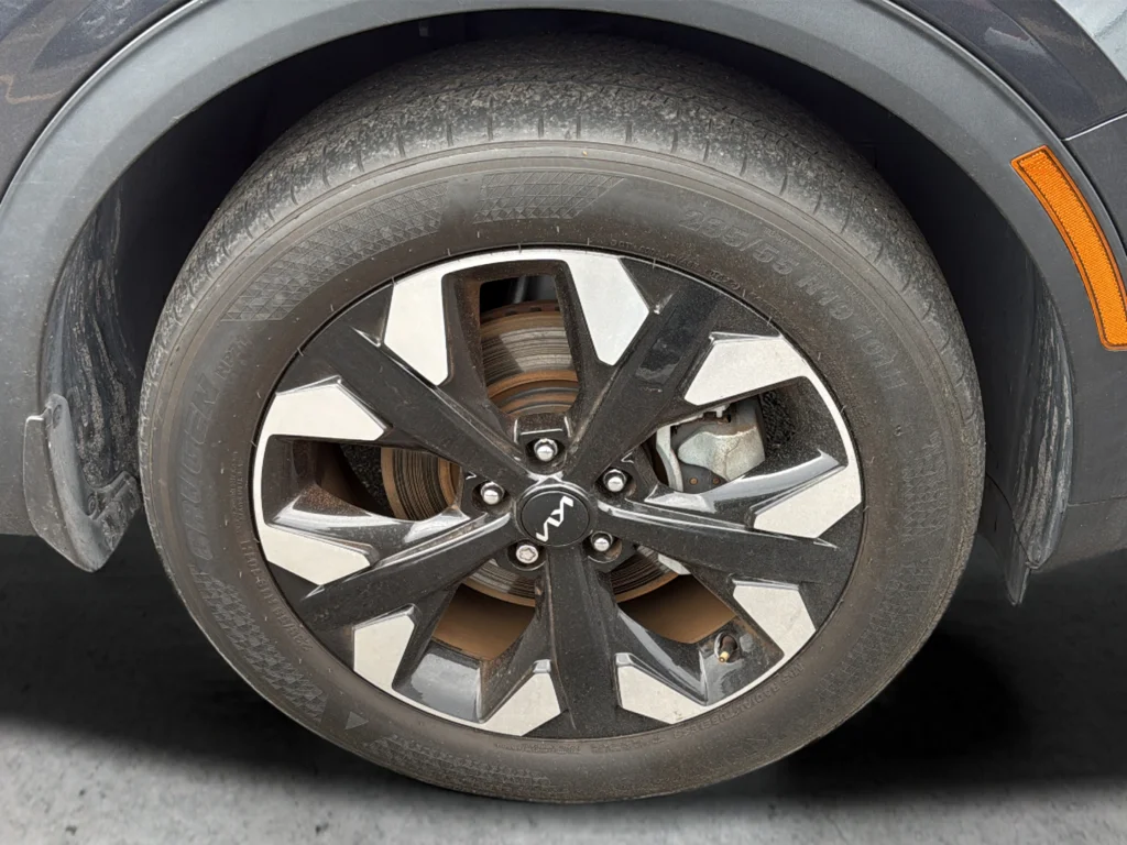 Used 2024 Gray Kia X-Line image 23