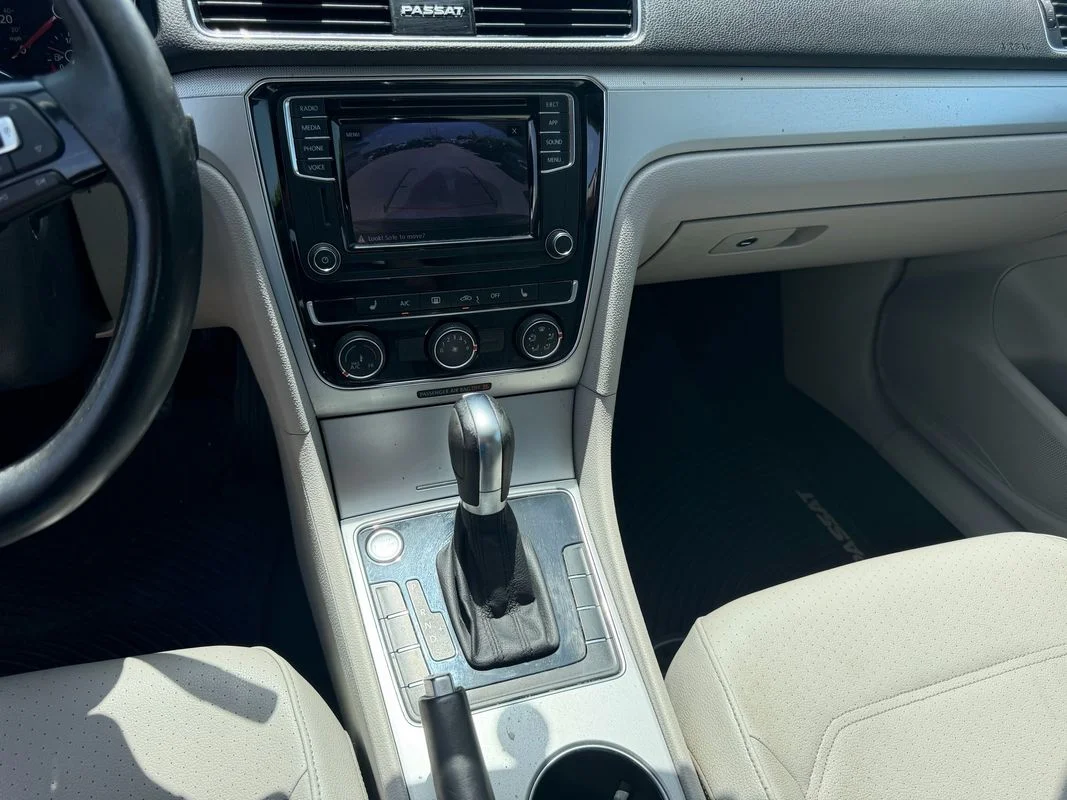 Used 2019  Volkswagen 2.0T Wolfsburg Edition image 15