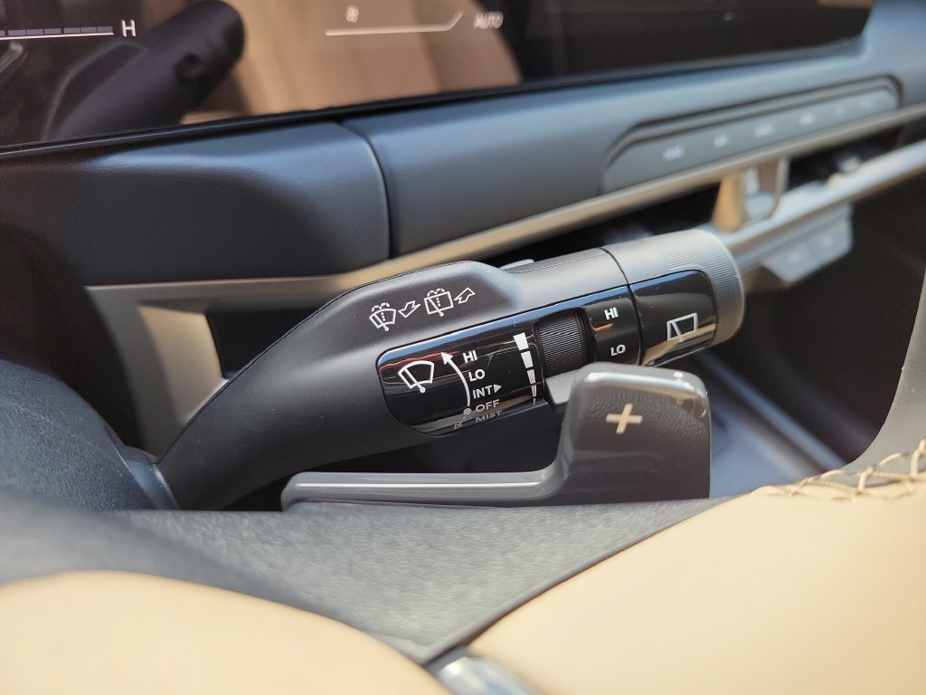 New 2027 Glacial White Pearl Kia EX image 32