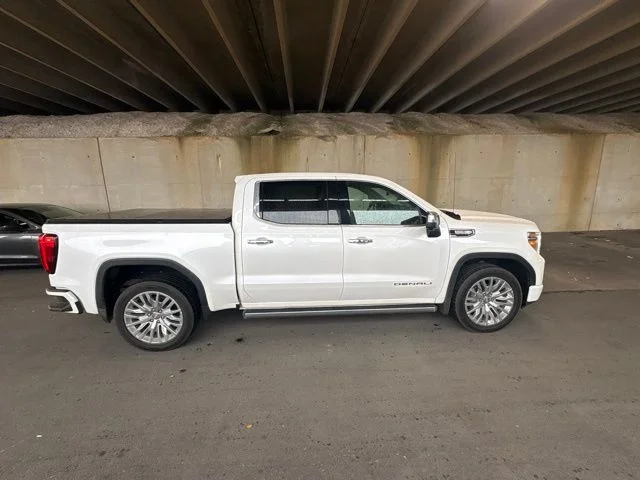 Used 2019 White GMC Denali image 2