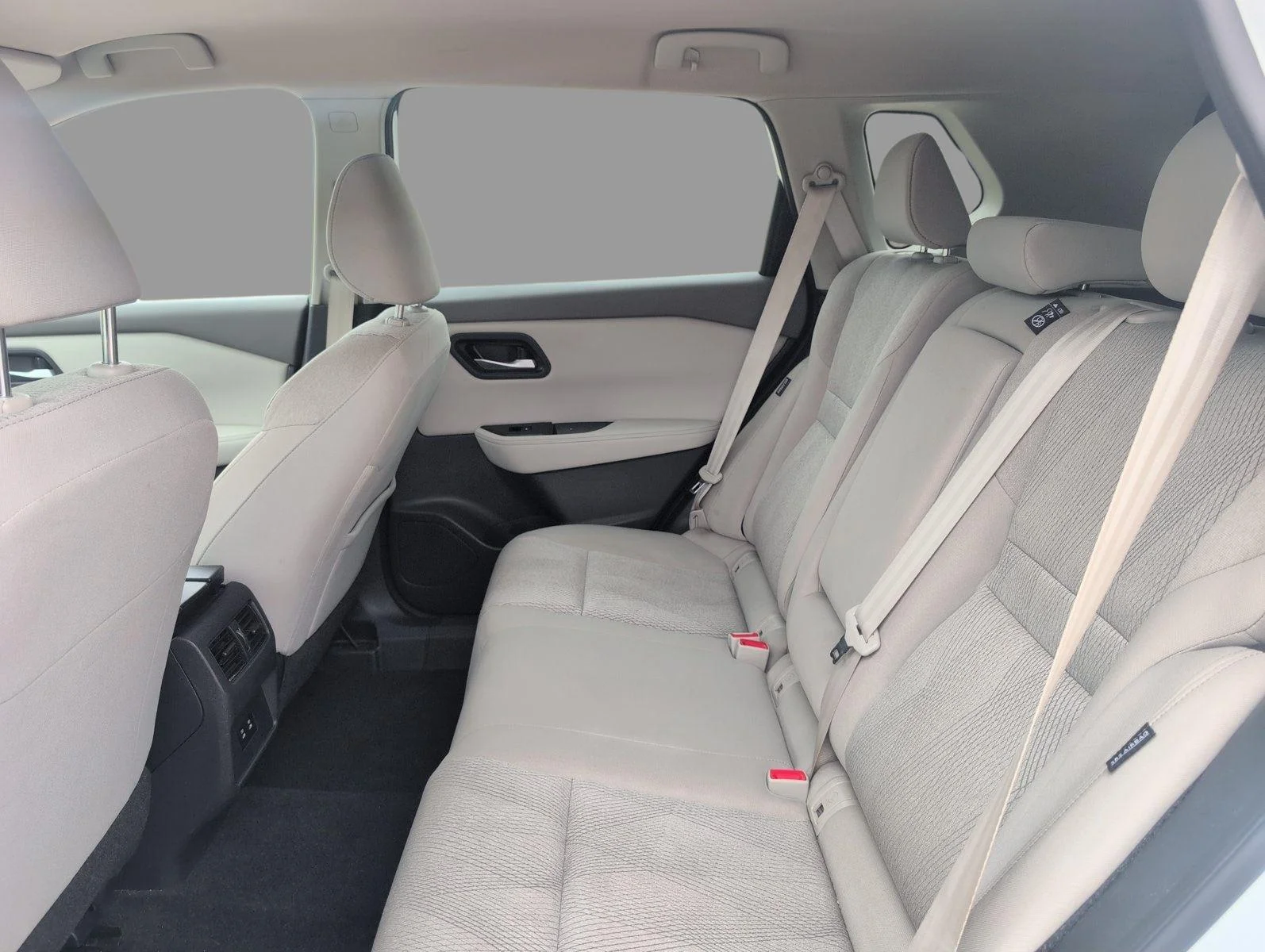 Used 2025 Everest White Pearl Nissan SV image 34