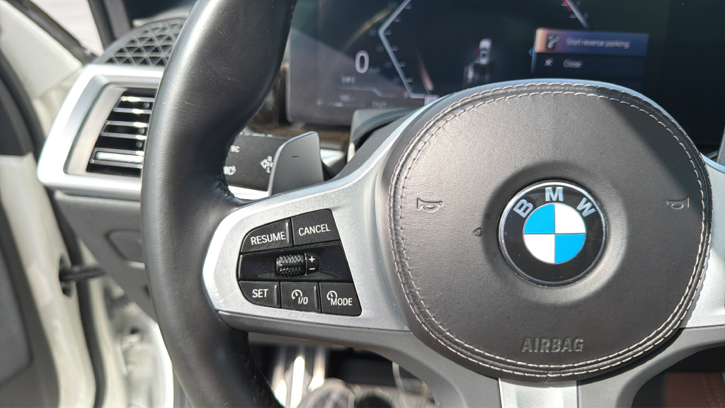 Used 2024 Alpine White BMW sDrive40i image 39