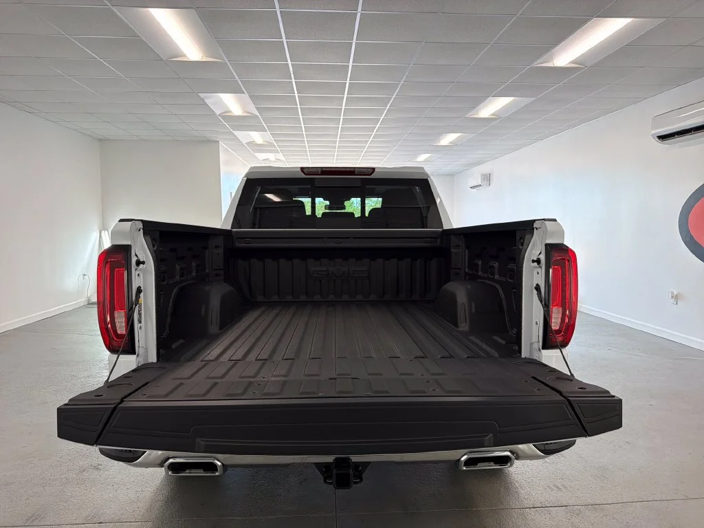 New 2026 Glacier White Tricoat GMC SLT image 7