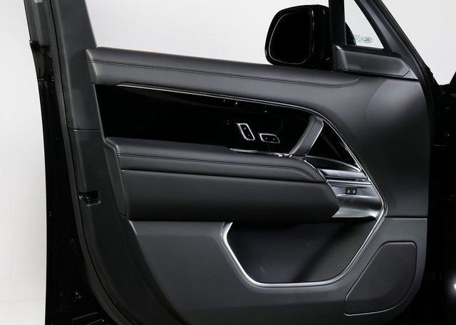 New 2026 Santorini Black Land Rover SE image 24