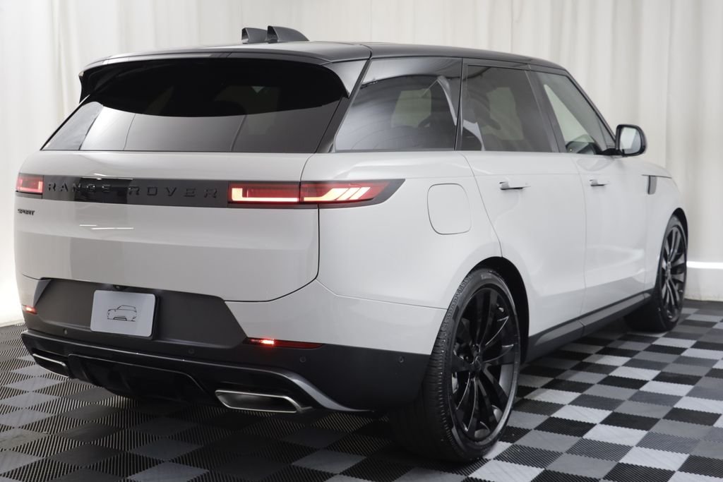 New 2026 Borasco Grey LAND ROVER SE image 18