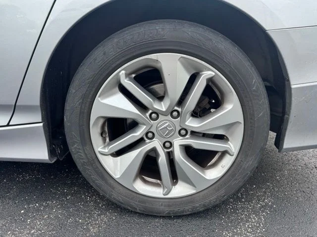 Used 2019 Lunar Silver Metallic Honda LX image 11
