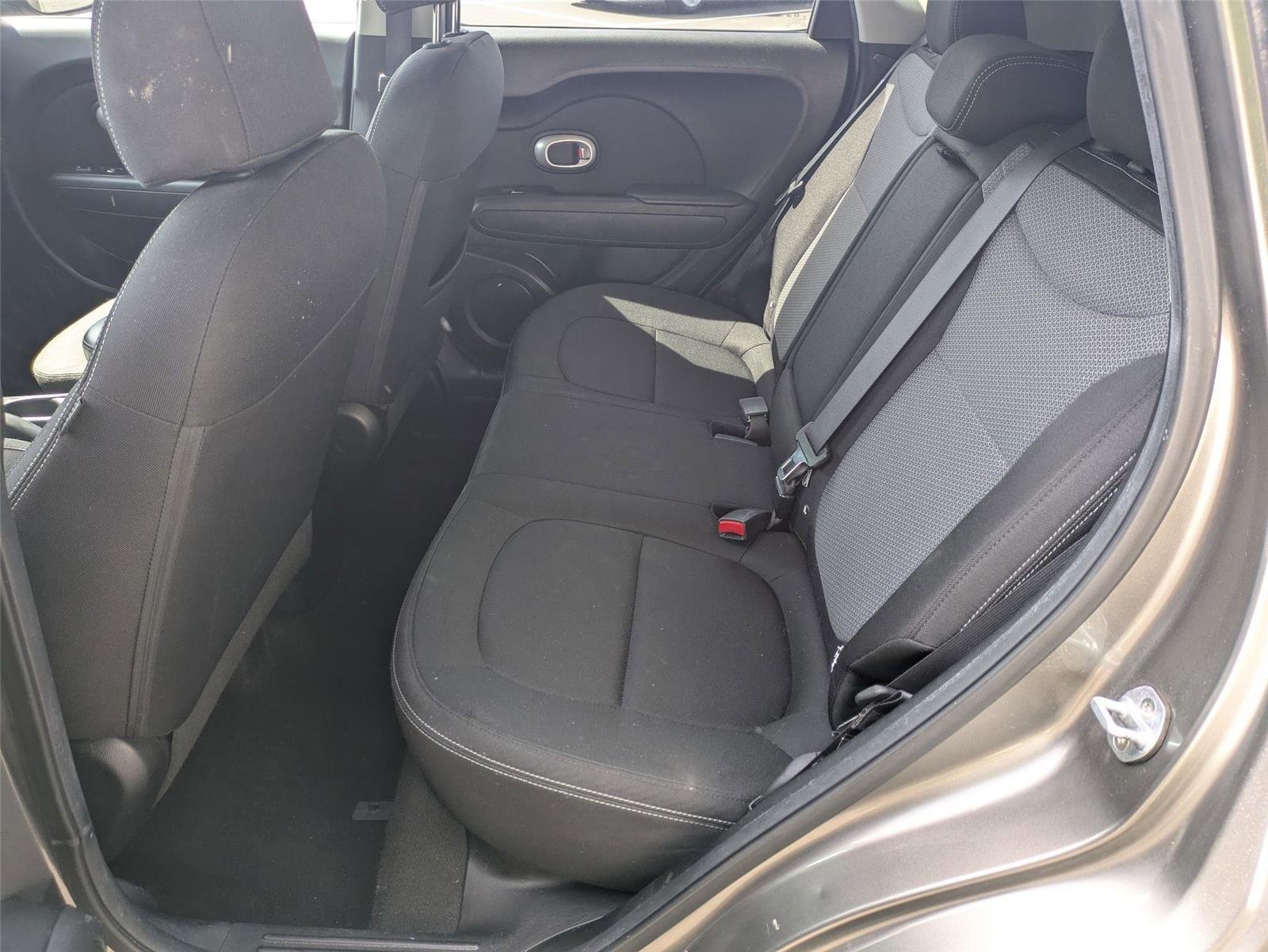 Used 2018 Titanium Gray Kia + image 28