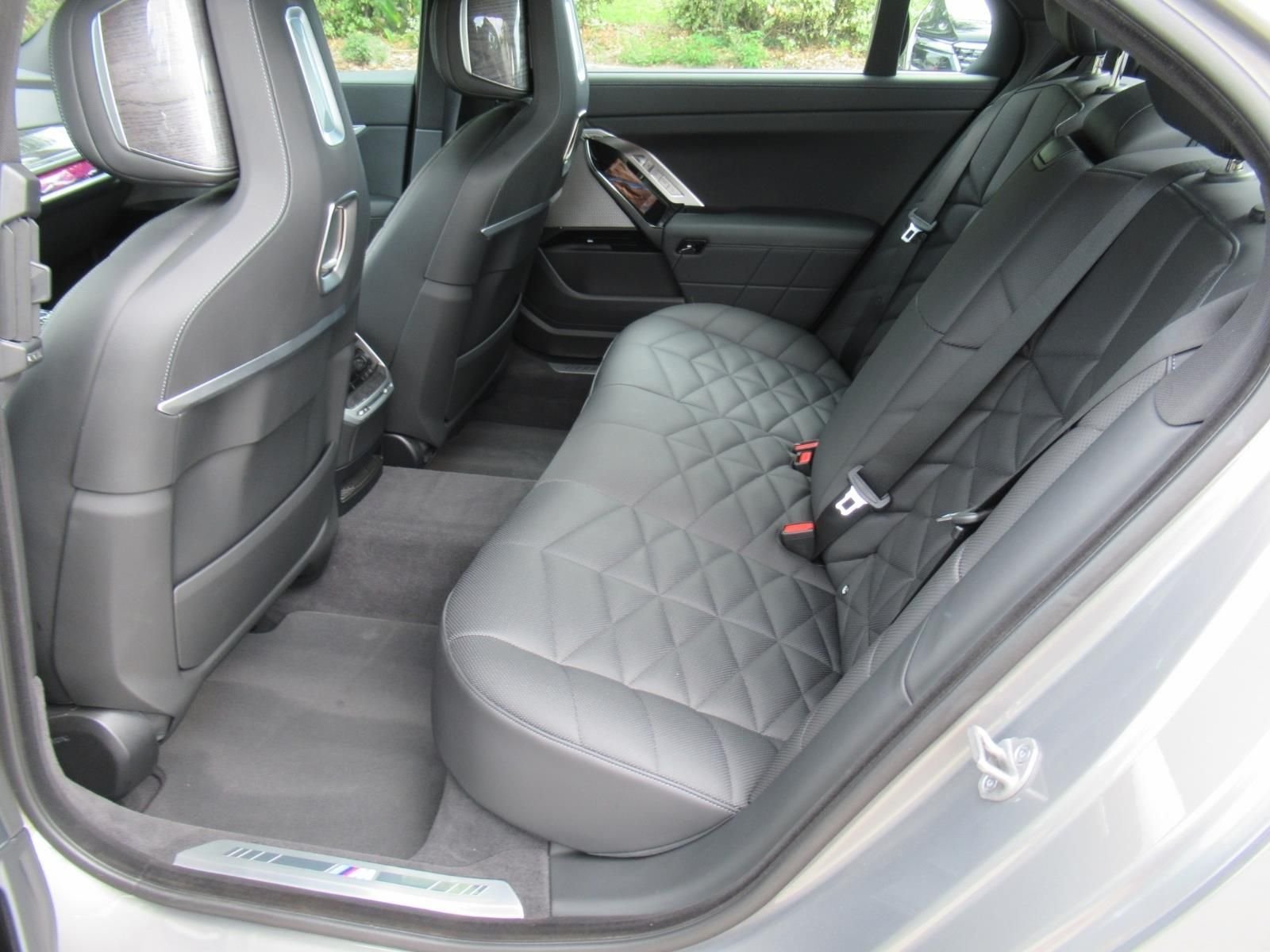 2023 BMW 7 Series 740i - Photo 34