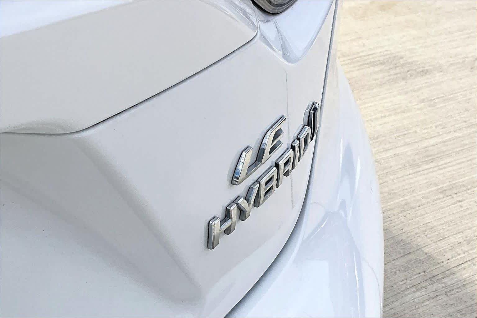 Used 2024 Ice Cap Toyota Hybrid LE image 9