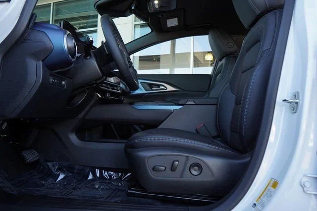 2025 Chevrolet Equinox EV LT - Photo 21