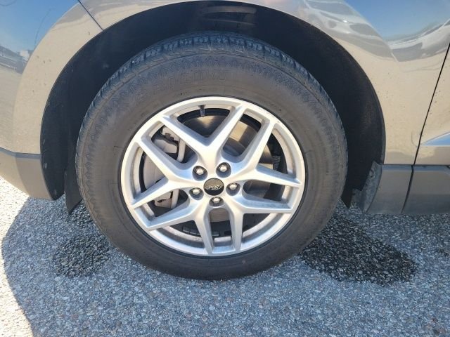 Used 2024 Gray Ford SEL image 28