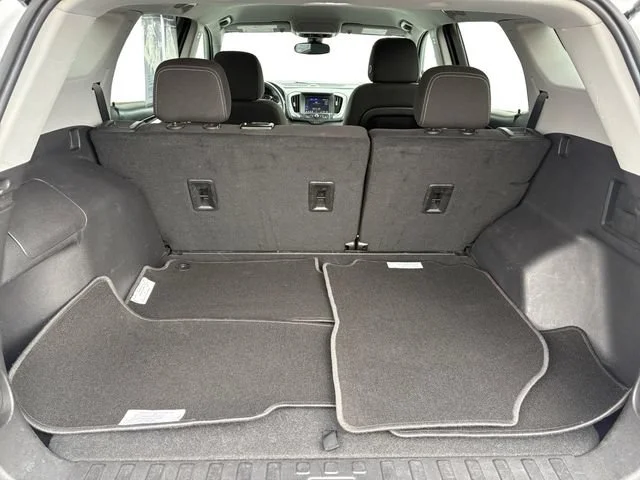 Used 2024 Summit White GMC SLE image 19