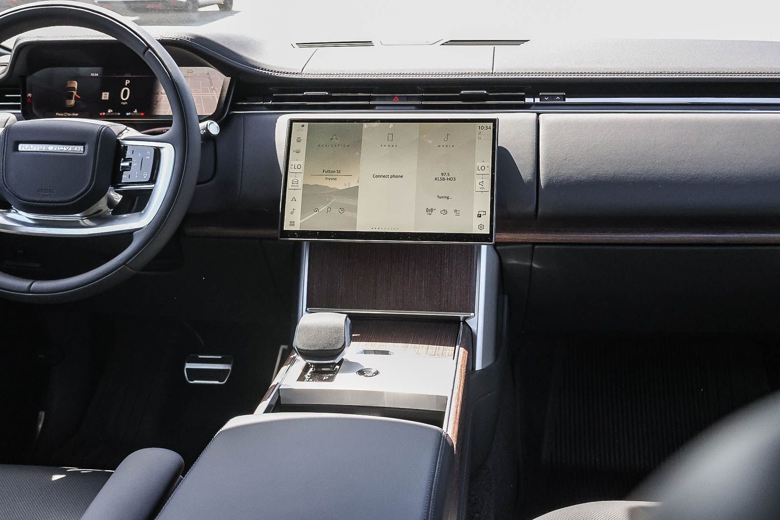 New 2026 Carpathian Grey Land Rover SE image 21