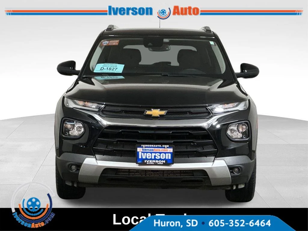 Used 2022 Mosaic Black Metallic Chevrolet LT image 3