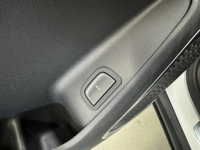 Used 2025 WHITE BUICK Preferred image 14