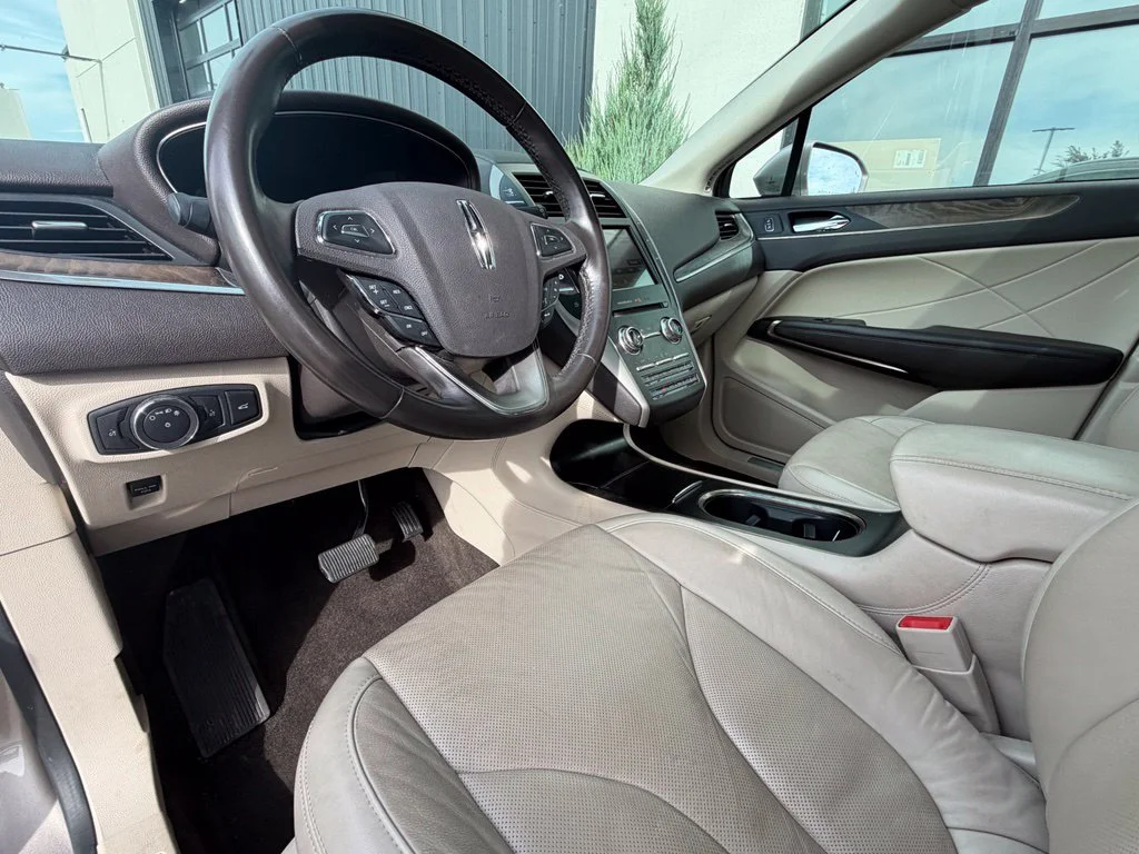 Used 2019 Brown Lincoln Reserve image 4